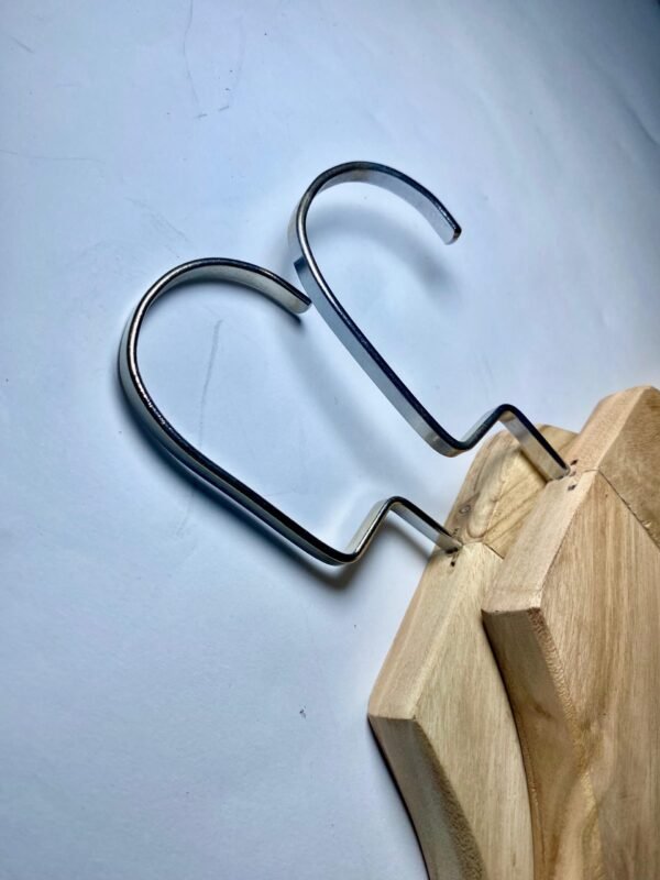 Gripping Cuts Hangers - Image 8